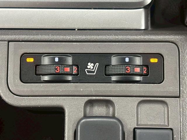 ランドクルーザープラド ＴＸ　Ｌパッケージ　７人乗り　サンルーフ　ＯＰ１９インチＡＷ　全周囲カメラ　純正ナビ　レザーシート　シートヒーター　ベンチレーション　パワーシート　レーダークルーズコントロール　オートハイビーム　ＥＴＣ（65枚目）