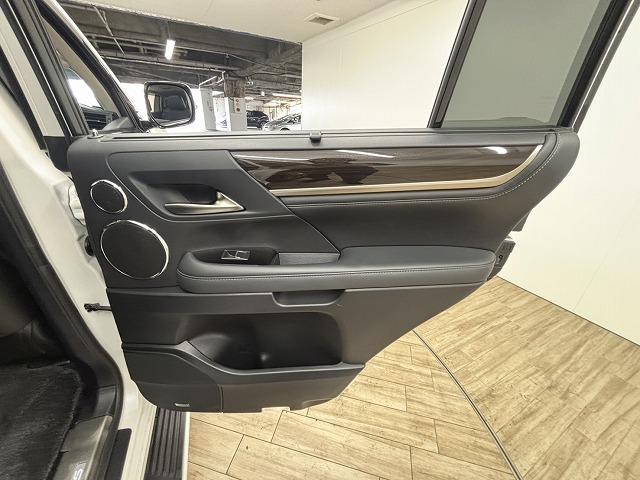 ＬＸ ＬＸ５７０　モデリスタエアロ　マークレビンソン　サンルーフ　クールボックス　後席モニター　黒革　シートベンチレーション　レーダークルコン　パワーバックドア　クリアランスソナー　ＢＳＭ　ＥＴＣ　３列シート（42枚目）