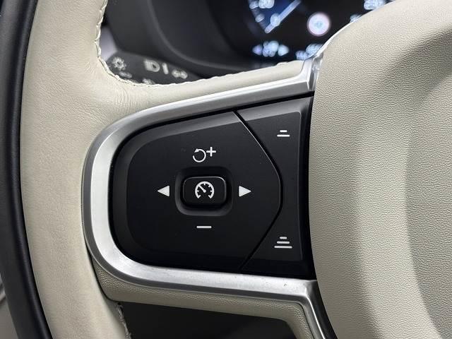 ＸＣ６０ Ｄ４　ＡＷＤ　モーメンタム　ワンオーナー　純正９インチナビ　全周囲カメラ　パワーシート　シートヒーター　パワーバックドア　ＢＳＭ　レーダークルーズコントロール　オートハイビーム　ＥＴＣ　スマートキー　電動格納ミラー（7枚目）
