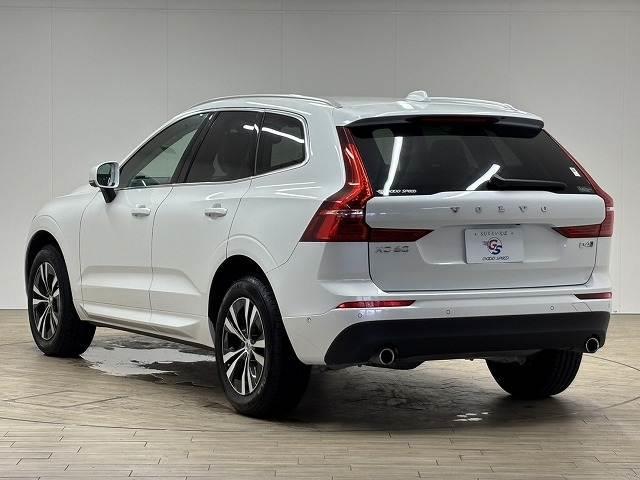 ＸＣ６０ Ｄ４　ＡＷＤ　モーメンタム　ワンオーナー　純正９インチナビ　全周囲カメラ　パワーシート　シートヒーター　パワーバックドア　ＢＳＭ　レーダークルーズコントロール　オートハイビーム　ＥＴＣ　スマートキー　電動格納ミラー（16枚目）