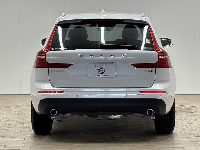 ＸＣ６０ Ｄ４　ＡＷＤ　モーメンタム　ワンオーナー　純正９インチナビ　全周囲カメラ　パワーシート　シートヒーター　パワーバックドア　ＢＳＭ　レーダークルーズコントロール　オートハイビーム　ＥＴＣ　スマートキー　電動格納ミラー（30枚目）