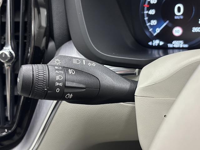 ＸＣ６０ Ｄ４　ＡＷＤ　モーメンタム　ワンオーナー　純正９インチナビ　全周囲カメラ　パワーシート　シートヒーター　パワーバックドア　ＢＳＭ　レーダークルーズコントロール　オートハイビーム　ＥＴＣ　スマートキー　電動格納ミラー（52枚目）