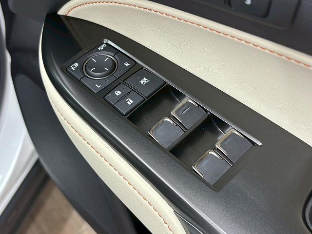 ＮＸ ＮＸ３５０ｈ　バージョンＬ　サンルーフ　純正１４型ナビ　地デジ　全方位カメラ　パワーバックドア　三眼ＬＥＤヘッドライト　パノラマサンルーフ　白黒革シート　シートベンチレーション　レーダークルコン　レーンキープアシスト　禁煙（36枚目）