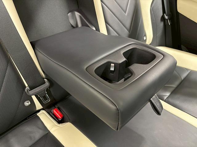 ＮＸ ＮＸ３５０ｈ　バージョンＬ　サンルーフ　純正１４型ナビ　地デジ　全方位カメラ　パワーバックドア　三眼ＬＥＤヘッドライト　パノラマサンルーフ　白黒革シート　シートベンチレーション　レーダークルコン　レーンキープアシスト　禁煙（39枚目）