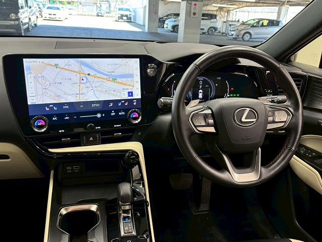 ＮＸ ＮＸ３５０ｈ　バージョンＬ　サンルーフ　純正１４型ナビ　地デジ　全方位カメラ　パワーバックドア　三眼ＬＥＤヘッドライト　パノラマサンルーフ　白黒革シート　シートベンチレーション　レーダークルコン　レーンキープアシスト　禁煙（46枚目）
