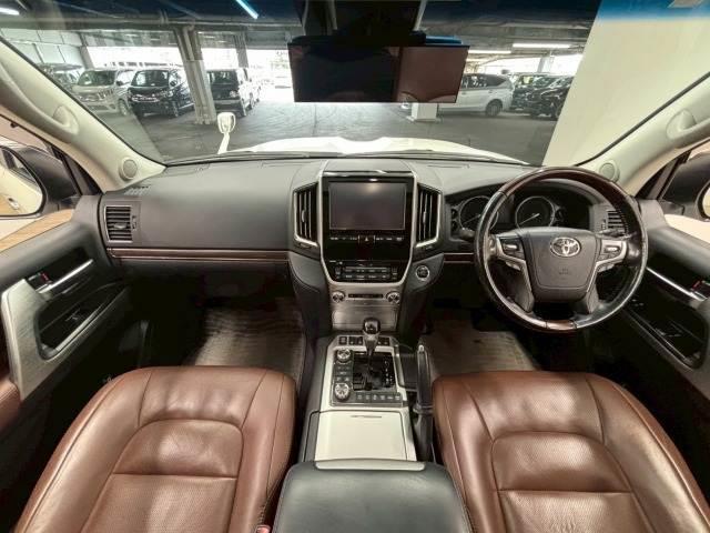 TOYOTA LAND CRUISER ZX | 2016 | PEARL WHITE | 132000 km