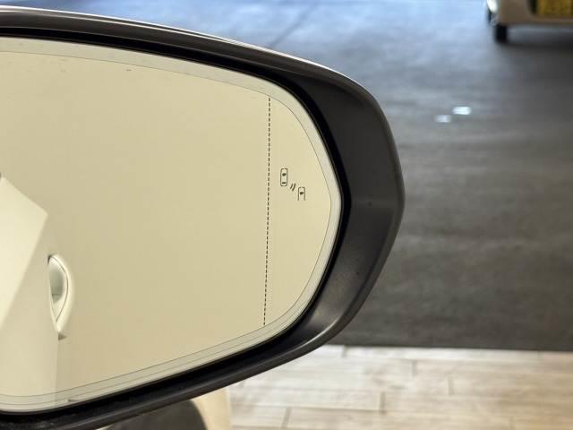ＲＸ ＲＸ４５０ｈ　バージョンＬ　サンルーフ　後席モニター　茶革　ＢＳＭ　純正１２．３型ナビ　全方位カメラ　レーダークルコン　レーンキープアシスト　パワーバックドア　３眼ＬＥＤヘッドライト　シートベンチレーション　シートメモリー（9枚目）
