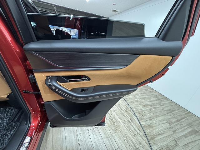 ＣＸ－６０ ＸＤ－ハイブリッド　プレミアムスポーツ　サンルーフ　純正１２．３型ナビ　全周囲カメラ　茶革　シートクーラー　シートヒーター　シートメモリ　ステアリングヒーター　電動リアゲート　軽減ブレーキ　追従クルーズコントロール　Ｂｌｕｅｔｏｏｔｈ（44枚目）
