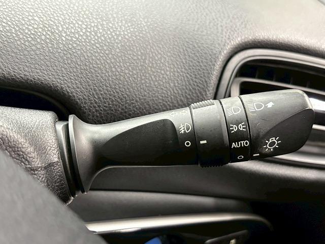 プリウス Ｓ　“Ｓａｆｅｔｙ　Ｐｌｕｓ”　エアロ　純正９型ナビ　オートハイビーム　衝突回避システム　ＳＤナビゲーション　バックモニター　ＬＥＤライト　クルコン　ＥＴＣ装備　スマートキー　ナビＴＶ　イモビライザー　横滑り防止機能　ＰＷ（33枚目）