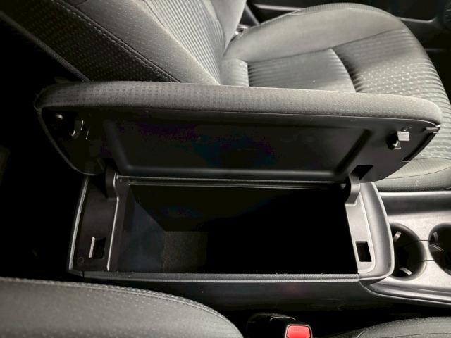 プリウス Ｓ　純正９型ナビ　バックカメラ　衝突軽減ブレーキ　レーダークルーズコントロール　レーンキープアシスト　オートライト　オートハイビーム　ＥＴＣ　地デジ　バックカメラ　Ｂｌｕｅｔｏｏｔｈ　スマートキー（36枚目）