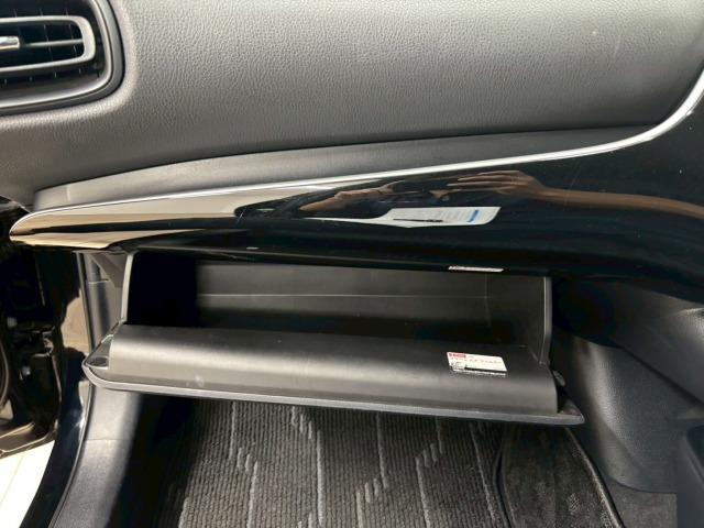 プリウス Ｓ　純正９型ナビ　バックカメラ　衝突軽減ブレーキ　レーダークルーズコントロール　レーンキープアシスト　オートライト　オートハイビーム　ＥＴＣ　地デジ　バックカメラ　Ｂｌｕｅｔｏｏｔｈ　スマートキー（38枚目）