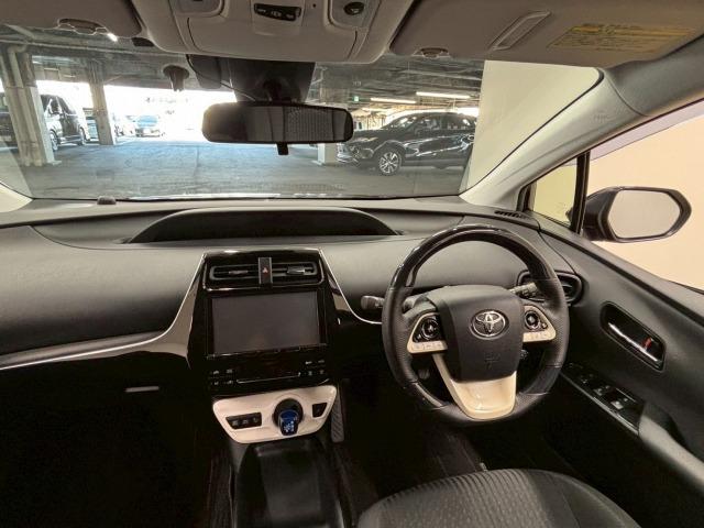 プリウス Ｓ　純正９型ナビ　バックカメラ　衝突軽減ブレーキ　レーダークルーズコントロール　レーンキープアシスト　オートライト　オートハイビーム　ＥＴＣ　地デジ　バックカメラ　Ｂｌｕｅｔｏｏｔｈ　スマートキー（46枚目）
