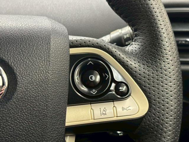 プリウス Ｓ　純正９型ナビ　バックカメラ　衝突軽減ブレーキ　レーダークルーズコントロール　レーンキープアシスト　オートライト　オートハイビーム　ＥＴＣ　地デジ　バックカメラ　Ｂｌｕｅｔｏｏｔｈ　スマートキー（50枚目）