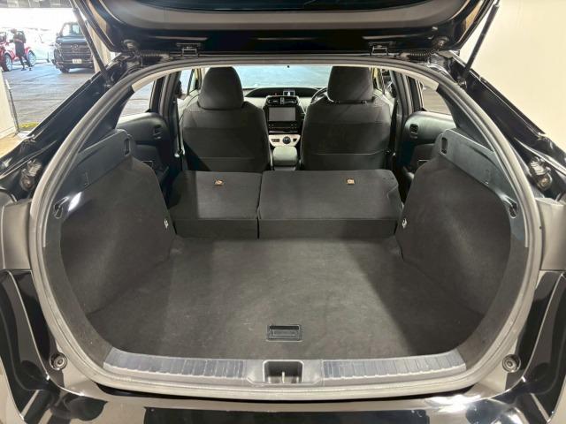プリウス Ｓ　純正９型ナビ　バックカメラ　衝突軽減ブレーキ　レーダークルーズコントロール　レーンキープアシスト　オートライト　オートハイビーム　ＥＴＣ　地デジ　バックカメラ　Ｂｌｕｅｔｏｏｔｈ　スマートキー（63枚目）