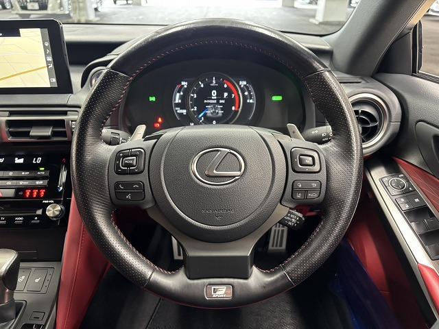 ＩＳ ＩＳ３００ｈ　Ｆスポーツ　赤革シート　純正１０．３インチナビ地デジ　追従クルコン　レーンキープアシスト　パワーシート　シートヒーター　ステアリングヒーター　ＢＳＭ　ＥＴＣ　Ｂｌｕｅｔｏｏｔｈ　ＬＥＤヘッドライト（47枚目）