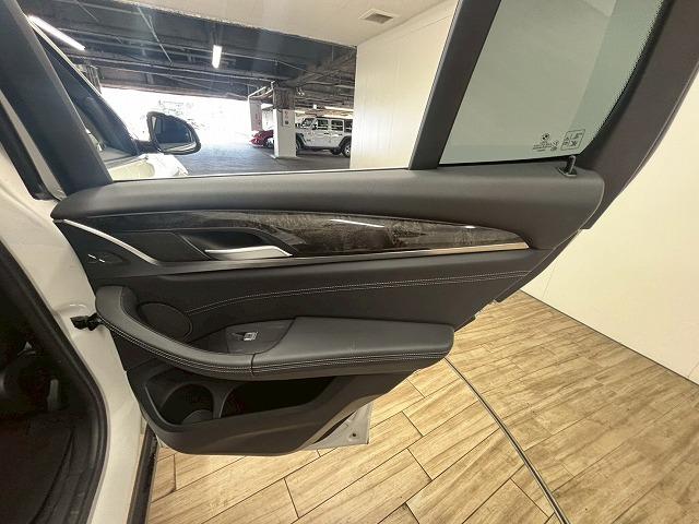 Ｘ３ ｘＤｒｉｖｅ　２０ｄ　Ｘライン　純正１０．３インチナビ／全周囲カメラ／レーダークルコン／パワーバックドア／ダウンヒルアシスト／クリアランスソナー／黒革／パワーシート／前後席シートヒーター／シートメモリー／ＬＥＤヘッド／ＢＳＭ／ＥＴＣ（41枚目）