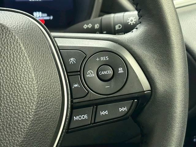 カローラクロス ハイブリッド Z ワンオーナー/純正10.5インチナビ/レーダークルコン/パワーバックドア/レーンキープアシスト/パワーシート/シートヒーター/地デジ/バックカメラ/ETC2.0/LEDヘッドライト/オートハイビーム(7枚目)