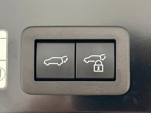 カローラクロス ハイブリッド Z ワンオーナー/純正10.5インチナビ/レーダークルコン/パワーバックドア/レーンキープアシスト/パワーシート/シートヒーター/地デジ/バックカメラ/ETC2.0/LEDヘッドライト/オートハイビーム(8枚目)