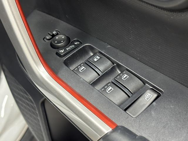 ライズ Z SDナビ/バックカメラ/追従クルコン/衝突軽減/シートヒーター/クリアランスソナー/ETC/LED/スマートキー/アイドリングストップ/オートライト/電子パーキング(39枚目)