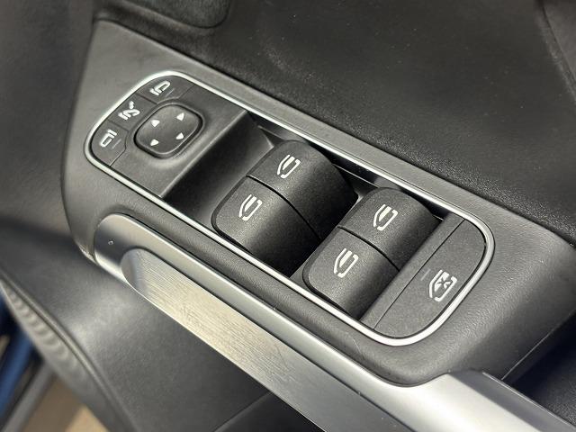 MERCEDES BENZ GLB GLB200D 4MATIC AMG LINE