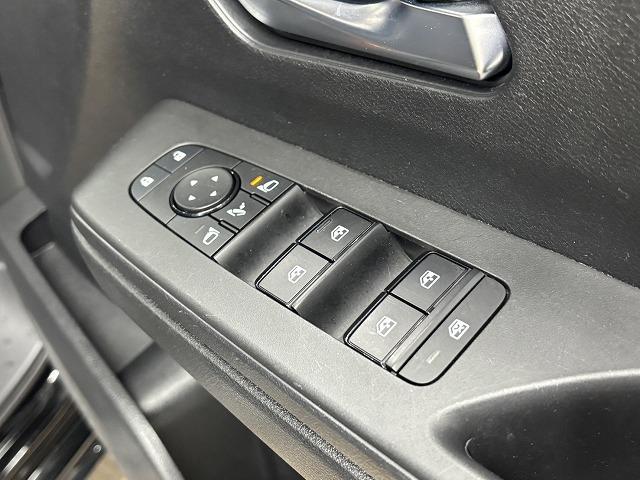 セレナ ハイウェイスターV 純正12.3インチナビ/プロパイロット/全方位カメラ/デジタルインナーミラー/地デジ/両側電動スライド/Wエアコン/LEDヘッドライト/電動パーキングブレーキ(38枚目)
