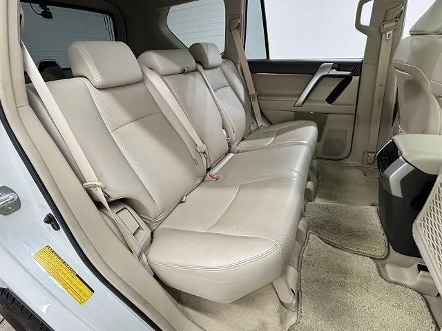 ランドクルーザープラド ＴＸ　Ｌパッケージ　モデリスタエアロ／サンルーフ／ルーフレール／純正９インチナビ／地デジ／白革／パワーシート／シートベンチレーション／純正ＯＰ１９インチＡＷ／レーダークルコン／レーンキープアシスト／軽減ブレーキ（6枚目）