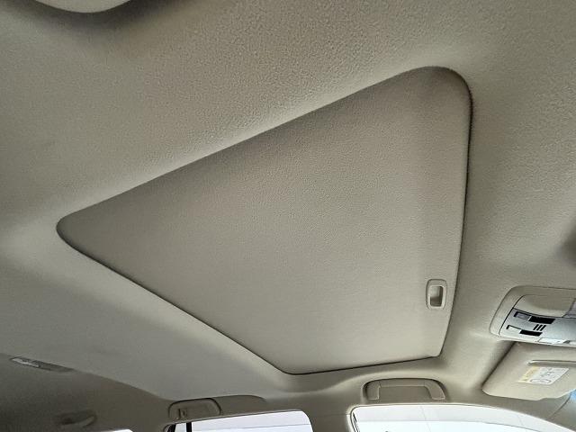 ランドクルーザープラド ＴＸ　Ｌパッケージ　モデリスタエアロ／サンルーフ／ルーフレール／純正９インチナビ／地デジ／白革／パワーシート／シートベンチレーション／純正ＯＰ１９インチＡＷ／レーダークルコン／レーンキープアシスト／軽減ブレーキ（35枚目）