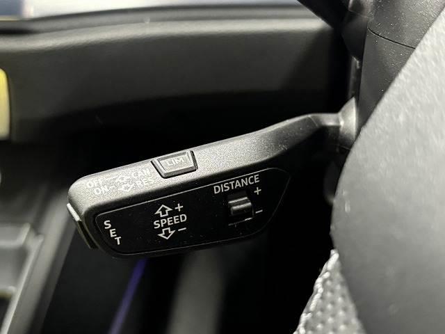Ｑ３ ３５　ＴＦＳＩ　Ｓ　ｌｉｎｅ　ＲＨＤ　ブラックスタイリングパッケージ／レーダークルコン／純正８．８インチナビ／全方位カメラ／パワーバックドア／クリアランスソナー／アイドリングストップ／黒革シート／パワーシート／シートヒーター（7枚目）