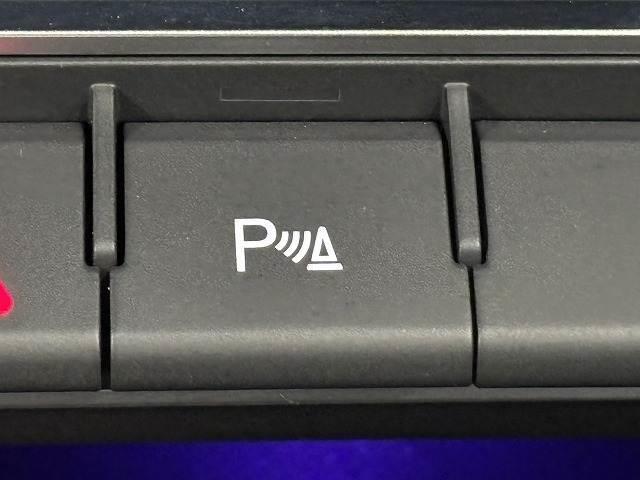 Ｑ３ ３５　ＴＦＳＩ　Ｓ　ｌｉｎｅ　ＲＨＤ　ブラックスタイリングパッケージ／レーダークルコン／純正８．８インチナビ／全方位カメラ／パワーバックドア／クリアランスソナー／アイドリングストップ／黒革シート／パワーシート／シートヒーター（11枚目）