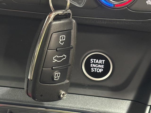 Ｑ３ ３５　ＴＦＳＩ　Ｓ　ｌｉｎｅ　ＲＨＤ　ブラックスタイリングパッケージ／レーダークルコン／純正８．８インチナビ／全方位カメラ／パワーバックドア／クリアランスソナー／アイドリングストップ／黒革シート／パワーシート／シートヒーター（49枚目）