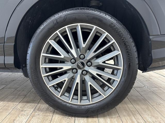 Ｑ３ ３５　ＴＦＳＩ　Ｓ　ｌｉｎｅ　ＲＨＤ　ブラックスタイリングパッケージ／レーダークルコン／純正８．８インチナビ／全方位カメラ／パワーバックドア／クリアランスソナー／アイドリングストップ／黒革シート／パワーシート／シートヒーター（59枚目）