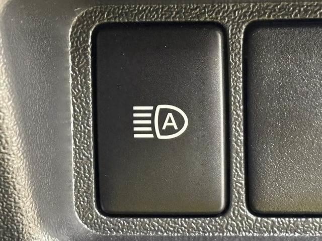 ハイエースバン スーパーＧＬ　ダークプライムＩＩ　衝突軽減／オートハイビーム／スマートキー／ＥＴＣ／ＬＥＤヘッドライト／リアデフォッガー／オートエアコン／オートライト／ＳＲＳエアバック／ＡＢＳ（3枚目）