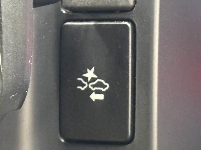 ハイエースバン スーパーＧＬ　ダークプライムＩＩ　衝突軽減／オートハイビーム／スマートキー／ＥＴＣ／ＬＥＤヘッドライト／リアデフォッガー／オートエアコン／オートライト／ＳＲＳエアバック／ＡＢＳ（4枚目）