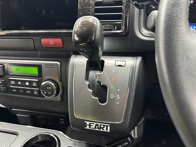 ハイエースバン スーパーＧＬ　ダークプライムＩＩ　衝突軽減／オートハイビーム／スマートキー／ＥＴＣ／ＬＥＤヘッドライト／リアデフォッガー／オートエアコン／オートライト／ＳＲＳエアバック／ＡＢＳ（53枚目）