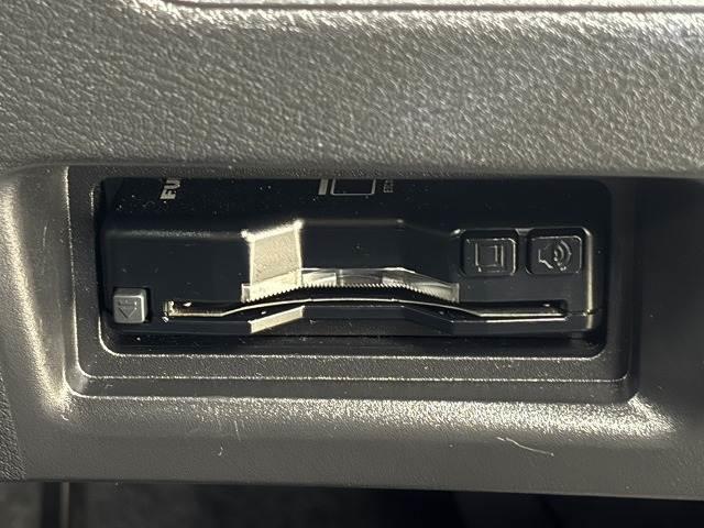 セレナ e-パワー ハイウェイスターV SDナビ/全周囲/両側電動/デジタルインナーミラー/追従クルコン/BSM/衝突軽減/LED/スマートキー/オートエアコン/オートライト/レーンキープ/純正16インチAW(12枚目)