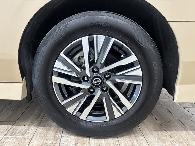 セレナ e-パワー ハイウェイスターV SDナビ/全周囲/両側電動/デジタルインナーミラー/追従クルコン/BSM/衝突軽減/LED/スマートキー/オートエアコン/オートライト/レーンキープ/純正16インチAW(31枚目)