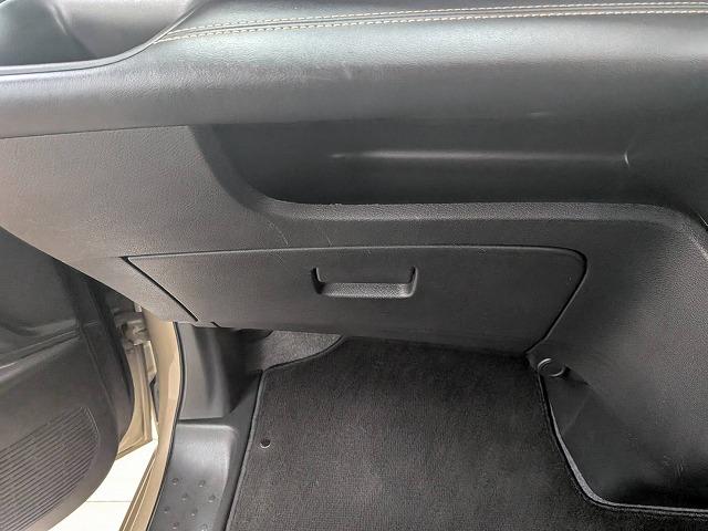 セレナ e-パワー ハイウェイスターV SDナビ/全周囲/両側電動/デジタルインナーミラー/追従クルコン/BSM/衝突軽減/LED/スマートキー/オートエアコン/オートライト/レーンキープ/純正16インチAW(35枚目)