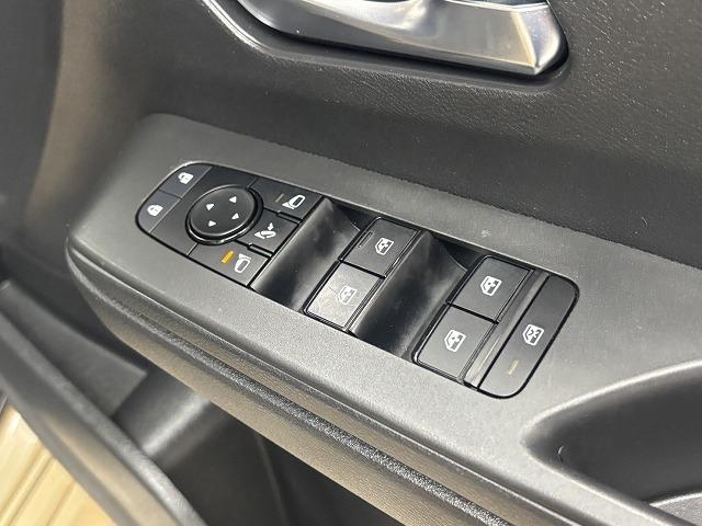 セレナ e-パワー ハイウェイスターV SDナビ/全周囲/両側電動/デジタルインナーミラー/追従クルコン/BSM/衝突軽減/LED/スマートキー/オートエアコン/オートライト/レーンキープ/純正16インチAW(39枚目)