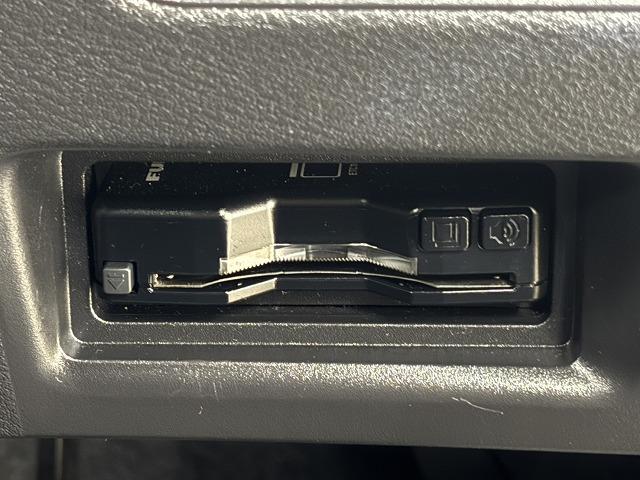 セレナ e-パワー ハイウェイスターV SDナビ/全周囲/両側電動/デジタルインナーミラー/追従クルコン/BSM/衝突軽減/LED/スマートキー/オートエアコン/オートライト/レーンキープ/純正16インチAW(56枚目)