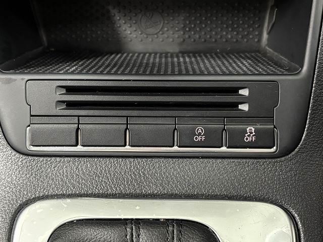 ティグアン ＴＳＩブルーモーションテクノロジー　純正ナビ地デジ／バックカメラ／ＤＶＤ再生／Ｂｌｕｅｔｏｏｔｈ／バックカメラ／アイドリングストップ／オートエアコン／キセノンライト／純正１７インチＡＷ／電子パーキングブレーキ（7枚目）