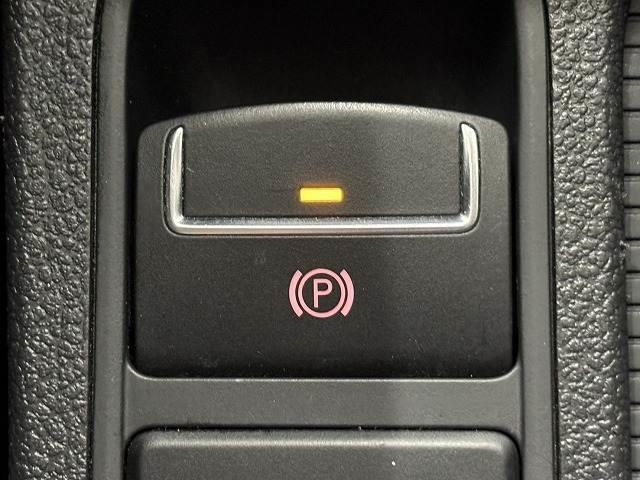 ティグアン ＴＳＩブルーモーションテクノロジー　純正ナビ地デジ／バックカメラ／ＤＶＤ再生／Ｂｌｕｅｔｏｏｔｈ／バックカメラ／アイドリングストップ／オートエアコン／キセノンライト／純正１７インチＡＷ／電子パーキングブレーキ（10枚目）