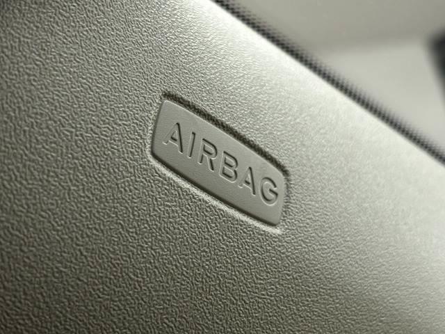 ティグアン ＴＳＩブルーモーションテクノロジー　純正ナビ地デジ／バックカメラ／ＤＶＤ再生／Ｂｌｕｅｔｏｏｔｈ／バックカメラ／アイドリングストップ／オートエアコン／キセノンライト／純正１７インチＡＷ／電子パーキングブレーキ（11枚目）