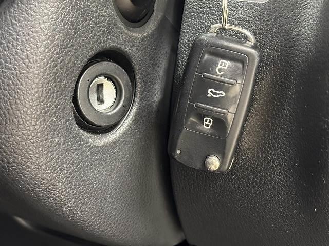 ティグアン ＴＳＩブルーモーションテクノロジー　純正ナビ地デジ／バックカメラ／ＤＶＤ再生／Ｂｌｕｅｔｏｏｔｈ／バックカメラ／アイドリングストップ／オートエアコン／キセノンライト／純正１７インチＡＷ／電子パーキングブレーキ（12枚目）
