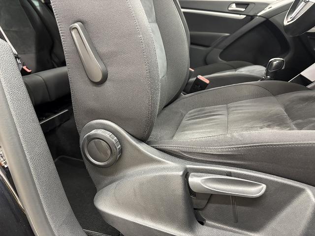 ティグアン ＴＳＩブルーモーションテクノロジー　純正ナビ地デジ／バックカメラ／ＤＶＤ再生／Ｂｌｕｅｔｏｏｔｈ／バックカメラ／アイドリングストップ／オートエアコン／キセノンライト／純正１７インチＡＷ／電子パーキングブレーキ（34枚目）
