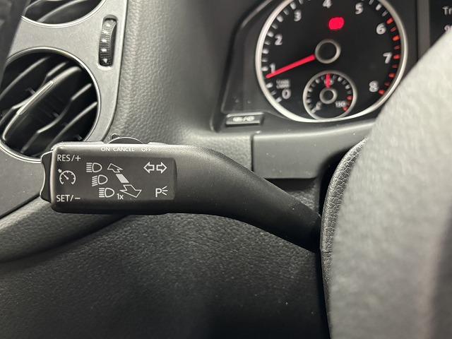 ティグアン ＴＳＩブルーモーションテクノロジー　純正ナビ地デジ／バックカメラ／ＤＶＤ再生／Ｂｌｕｅｔｏｏｔｈ／バックカメラ／アイドリングストップ／オートエアコン／キセノンライト／純正１７インチＡＷ／電子パーキングブレーキ（46枚目）