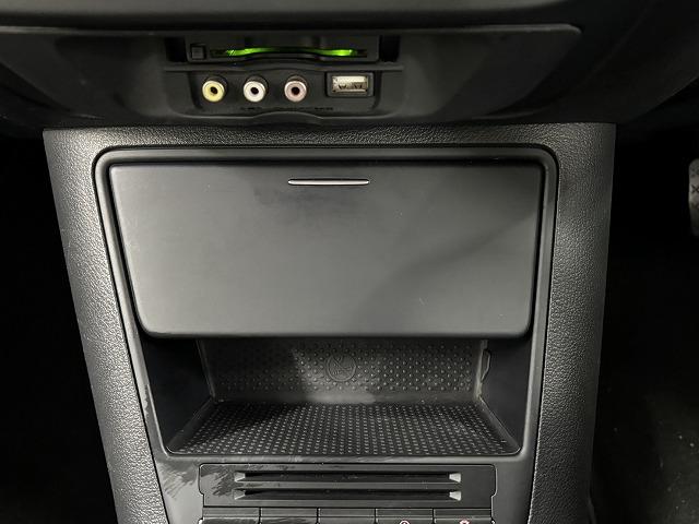 ティグアン ＴＳＩブルーモーションテクノロジー　純正ナビ地デジ／バックカメラ／ＤＶＤ再生／Ｂｌｕｅｔｏｏｔｈ／バックカメラ／アイドリングストップ／オートエアコン／キセノンライト／純正１７インチＡＷ／電子パーキングブレーキ（49枚目）