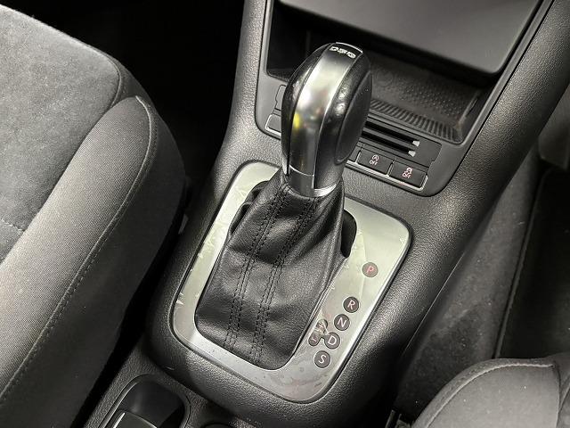 ティグアン ＴＳＩブルーモーションテクノロジー　純正ナビ地デジ／バックカメラ／ＤＶＤ再生／Ｂｌｕｅｔｏｏｔｈ／バックカメラ／アイドリングストップ／オートエアコン／キセノンライト／純正１７インチＡＷ／電子パーキングブレーキ（52枚目）