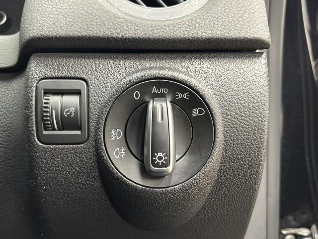 ティグアン ＴＳＩブルーモーションテクノロジー　純正ナビ地デジ／バックカメラ／ＤＶＤ再生／Ｂｌｕｅｔｏｏｔｈ／バックカメラ／アイドリングストップ／オートエアコン／キセノンライト／純正１７インチＡＷ／電子パーキングブレーキ（55枚目）