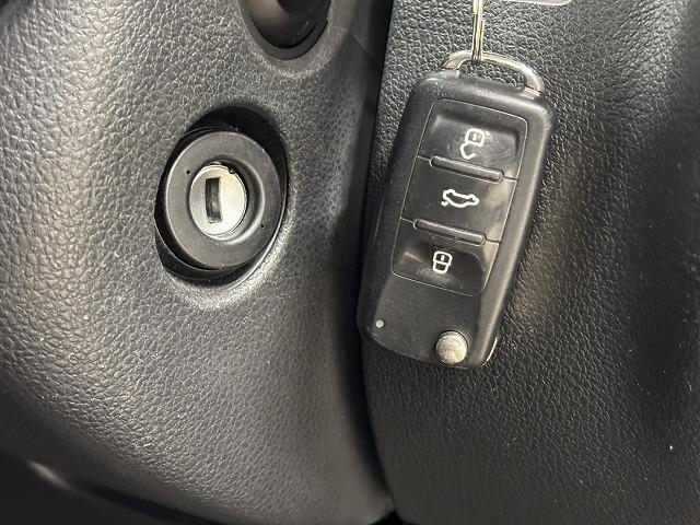 ティグアン ＴＳＩブルーモーションテクノロジー　純正ナビ地デジ／バックカメラ／ＤＶＤ再生／Ｂｌｕｅｔｏｏｔｈ／バックカメラ／アイドリングストップ／オートエアコン／キセノンライト／純正１７インチＡＷ／電子パーキングブレーキ（56枚目）