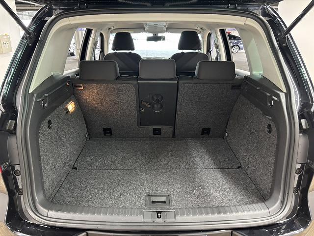 ティグアン ＴＳＩブルーモーションテクノロジー　純正ナビ地デジ／バックカメラ／ＤＶＤ再生／Ｂｌｕｅｔｏｏｔｈ／バックカメラ／アイドリングストップ／オートエアコン／キセノンライト／純正１７インチＡＷ／電子パーキングブレーキ（61枚目）